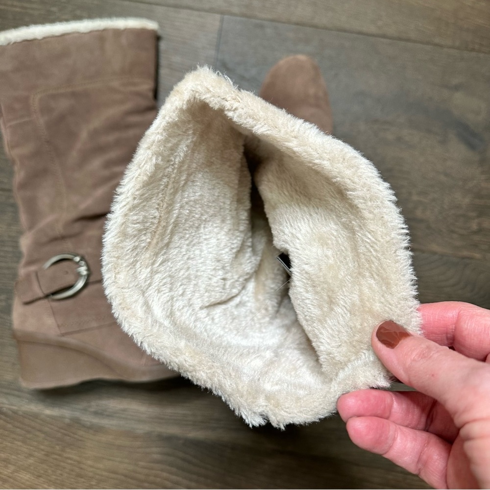 Naturalizer Nina Taupe Suede Faux Shearling Lined Wedge Slouchy Boots Size 9 - Picture 4 of 8